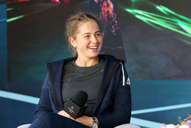 展现出极强 展现出极强